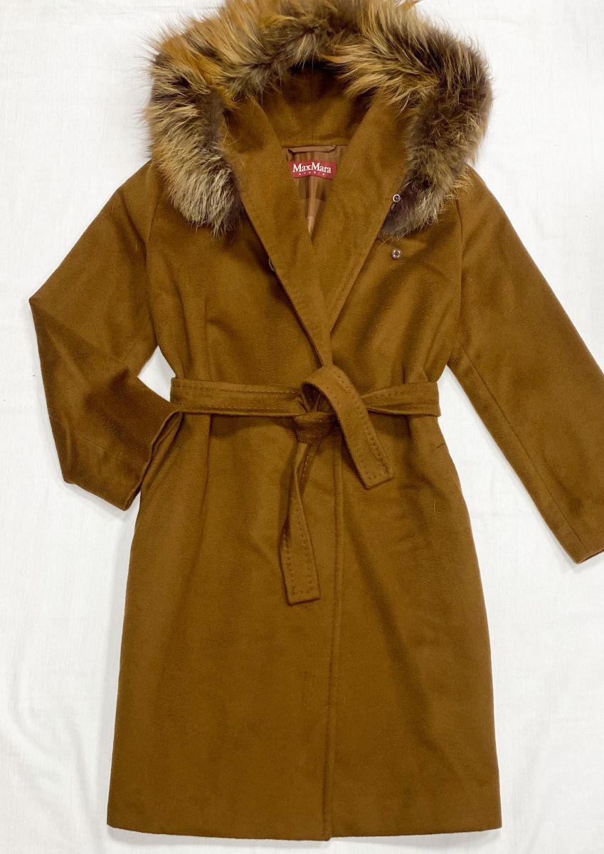 Пальто Max Mara размер 42 цена 39 138 руб
Лоферы Hermes размер 40 цена 54 793 руб
Сумка Valentino