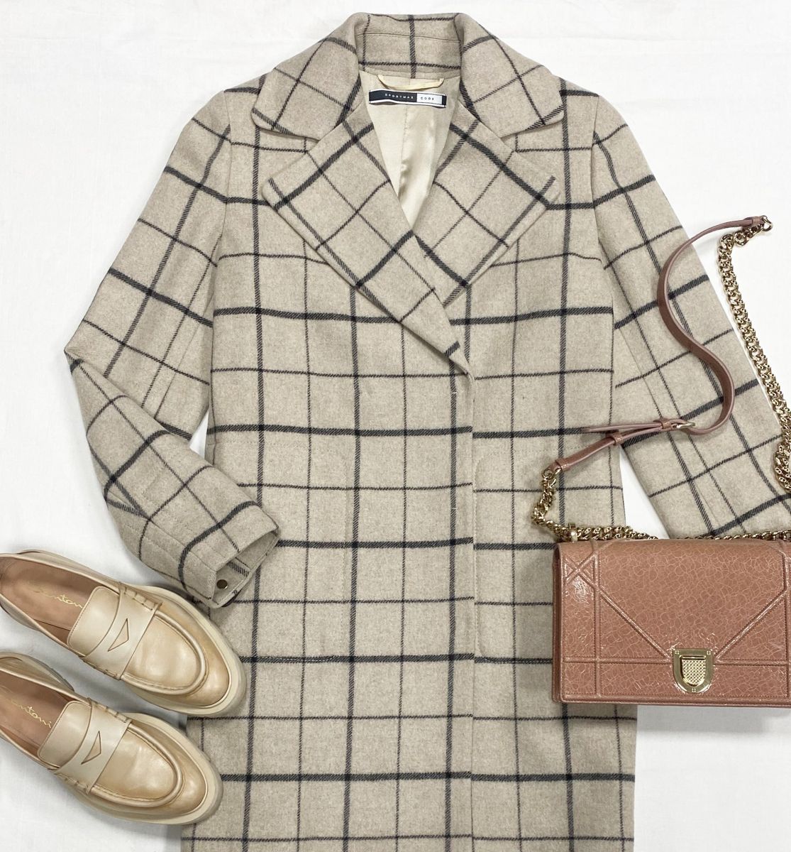 Пальто Sportmax размер 38 цена 15 655 руб
Лоферы Santoni размер 38 цена 12 524 руб
Сумка Christian Dior 