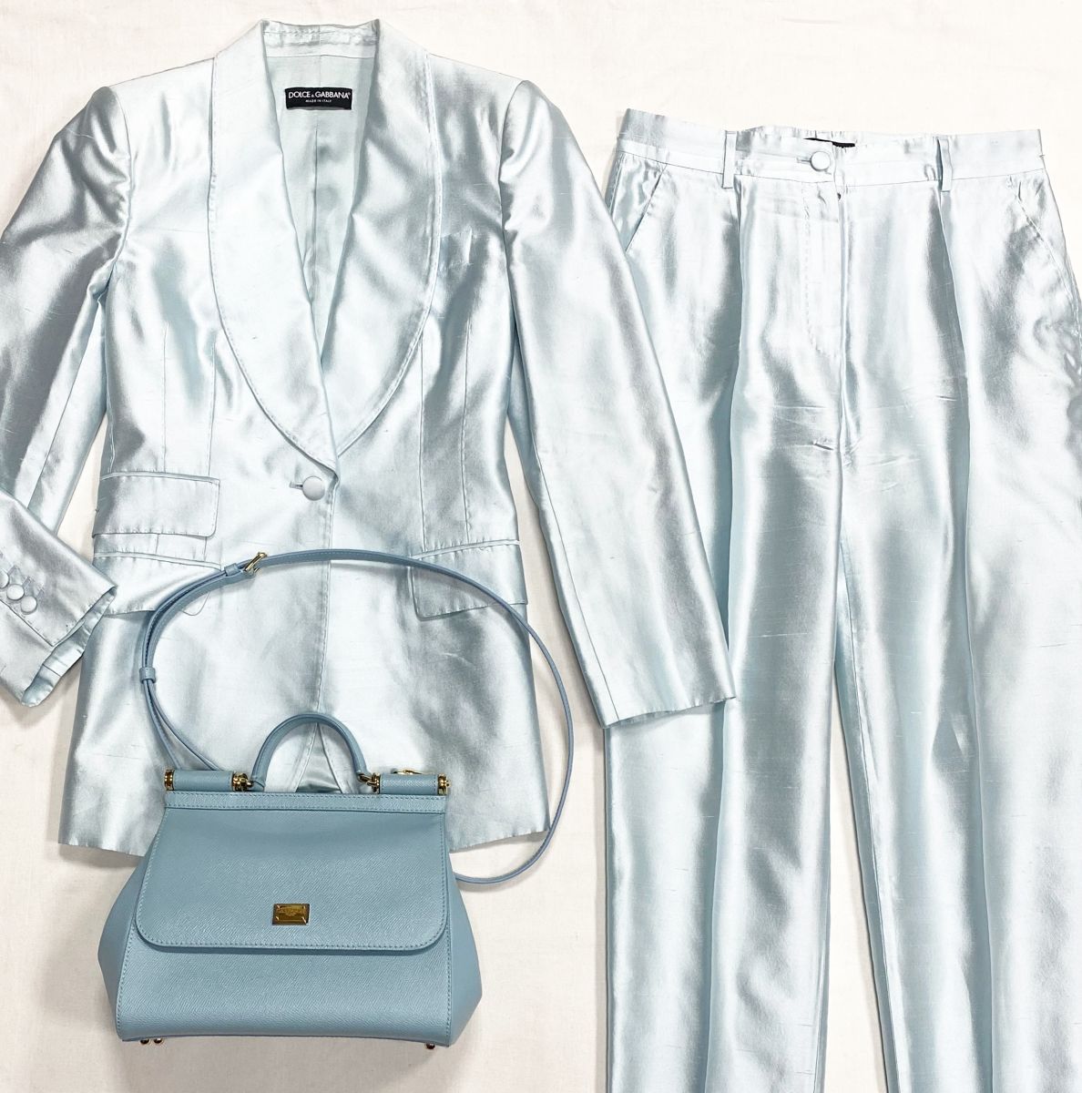 Костюм Dolce Gabbana размер 42 цена 39 138 руб
Сумка Dolce Gabbana 