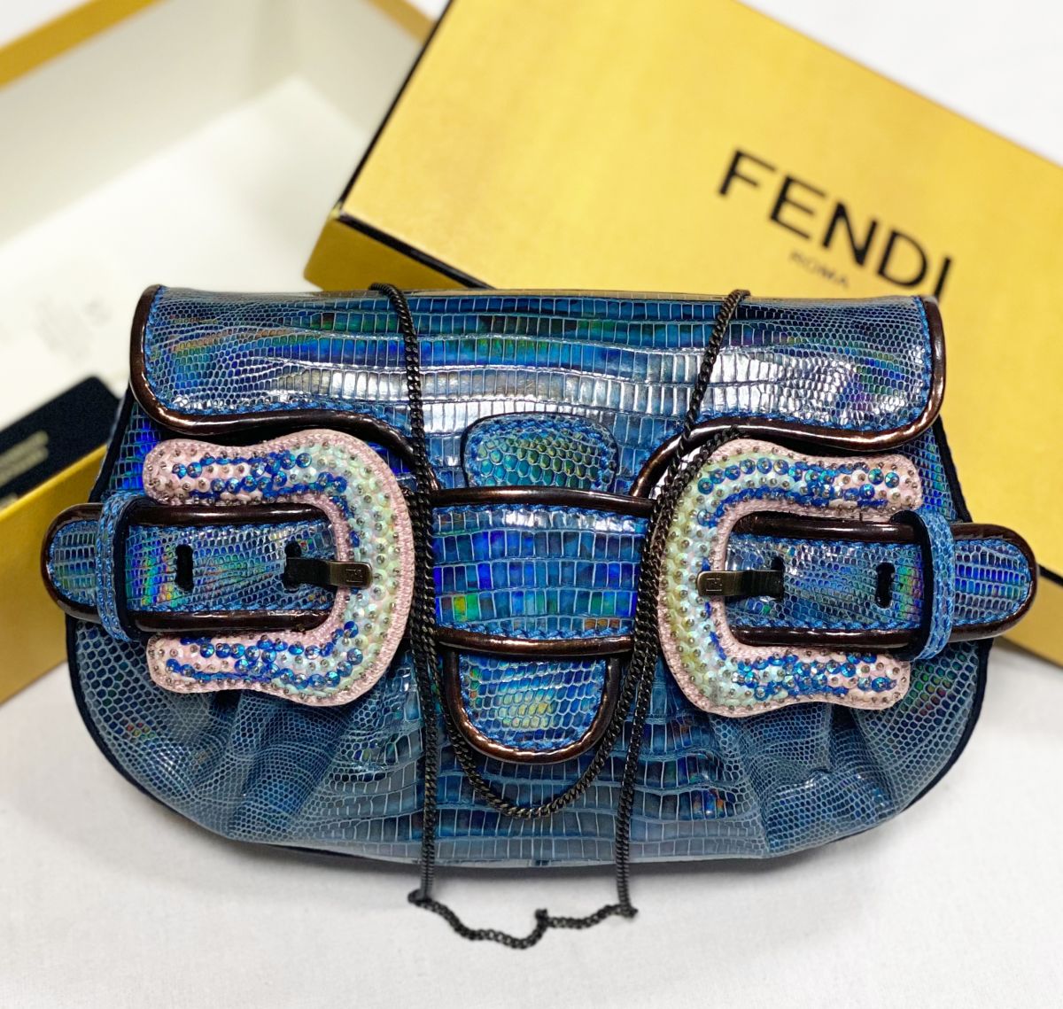 Сумка Fendi размер 19/12 цена 39 138 руб