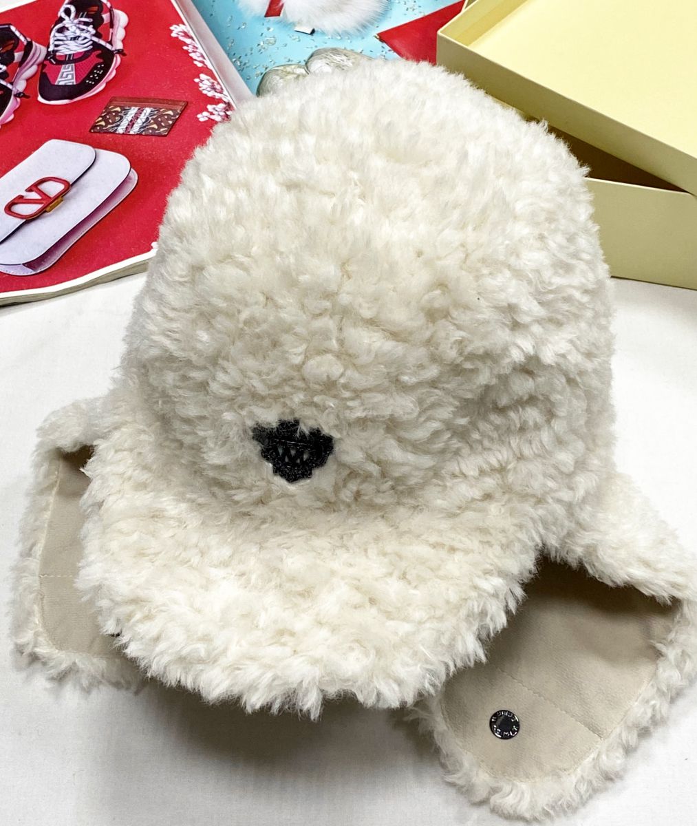 Шапка цена 7 828 руб 