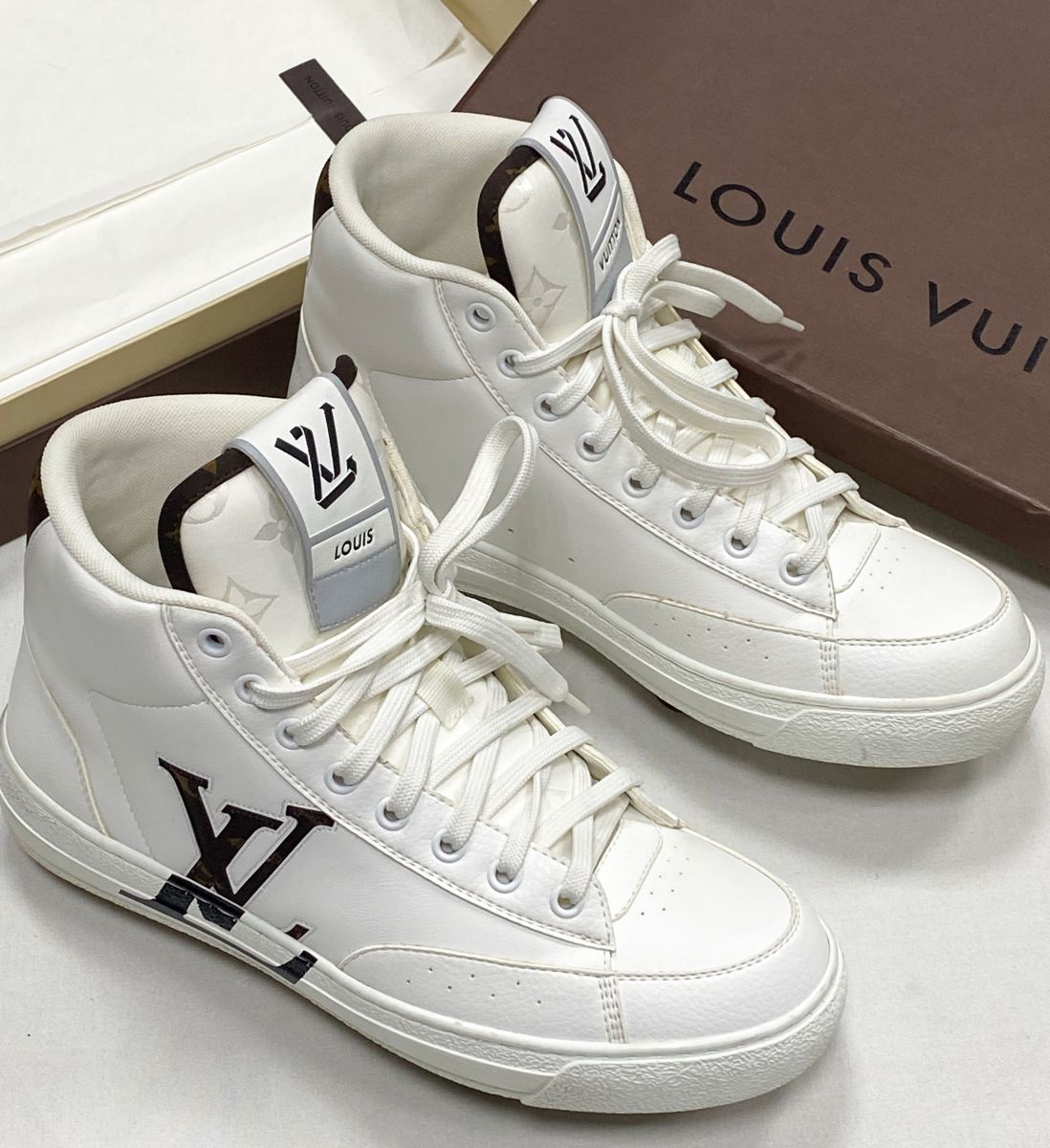 Кеды Louis Vuitton размер 39 цена 46 965 руб
 