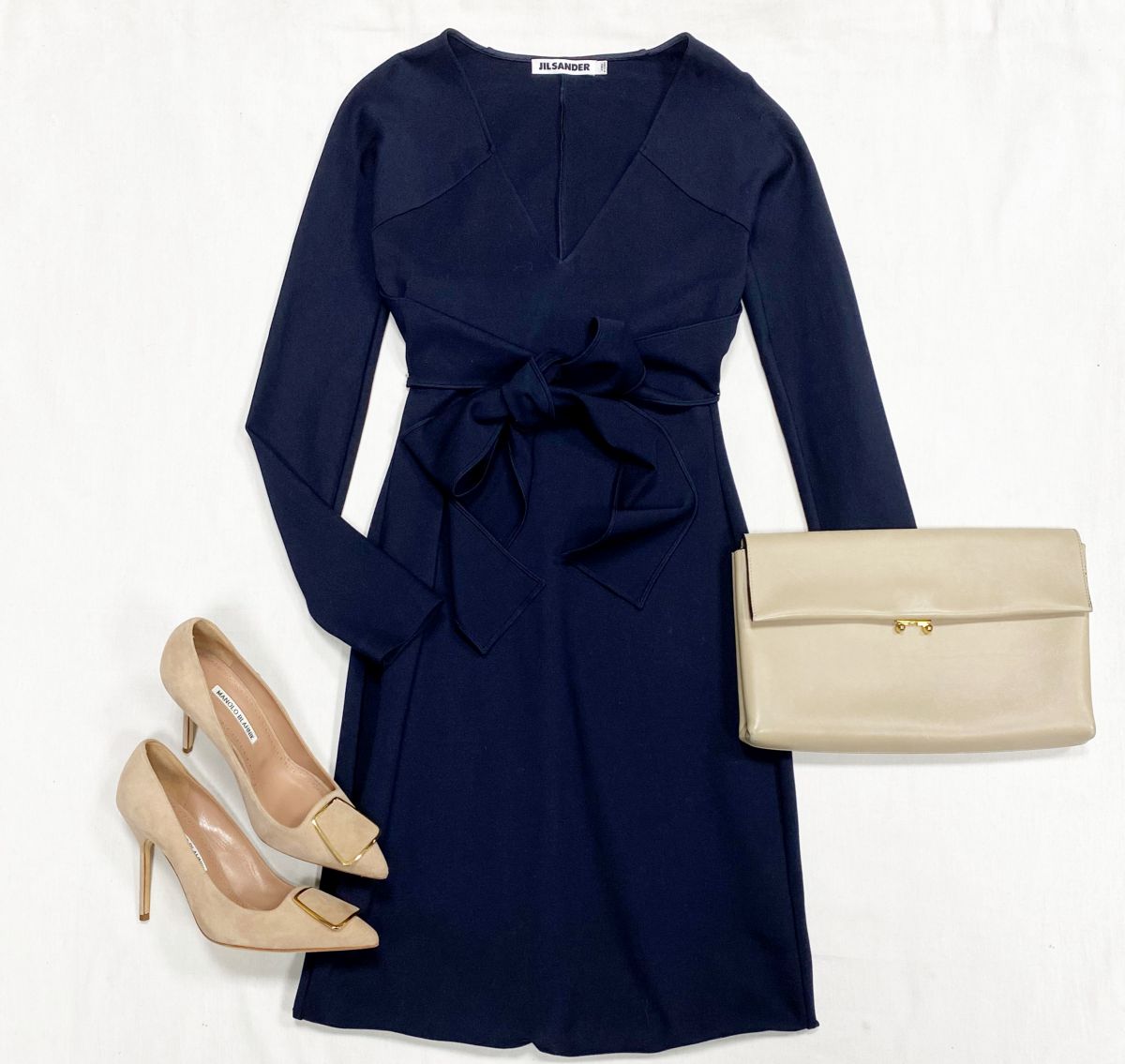 Платье Jil Sander размер 34 цена 10 770 руб
Туфли Manolo Blahnik размер 38.5 цена 30 770 руб
Клатч Marni 