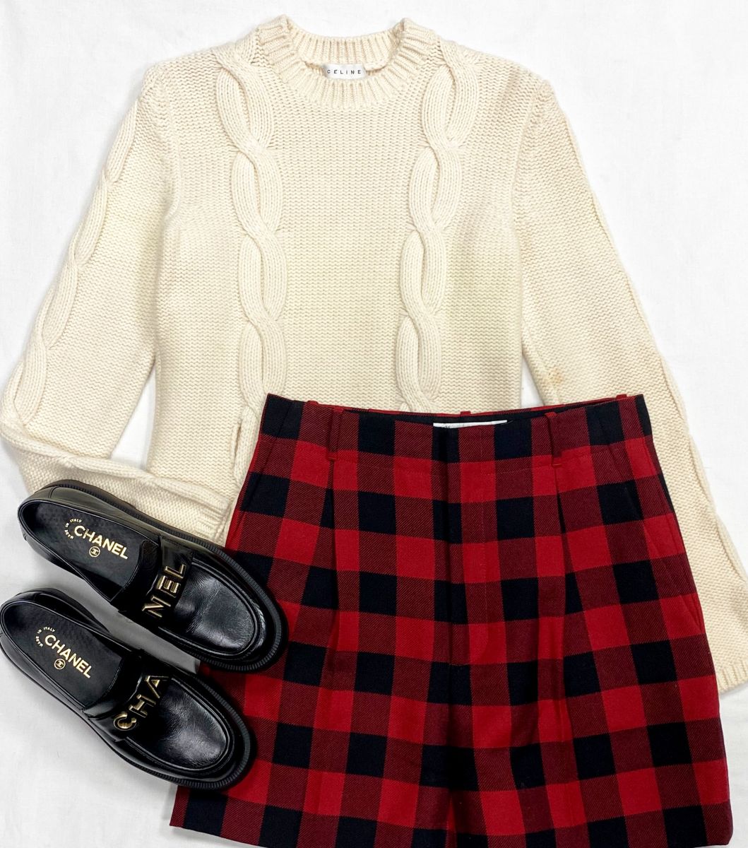 Кофта Celine размер M цена 12 524 руб
Шорты Christian Dior размер 38 цена 12 524 руб
Лоферы Chanel размер 39 цена 109 585 руб