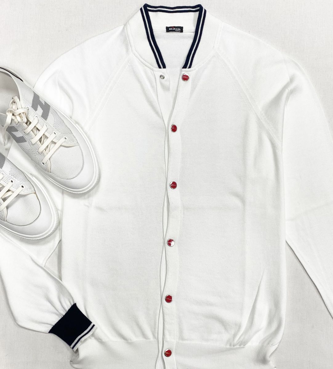 #mechtamen Кардиган Kiton размер 50 цена 23 483 руб
Кеды Hermes размер 44 цена 62 620 руб
