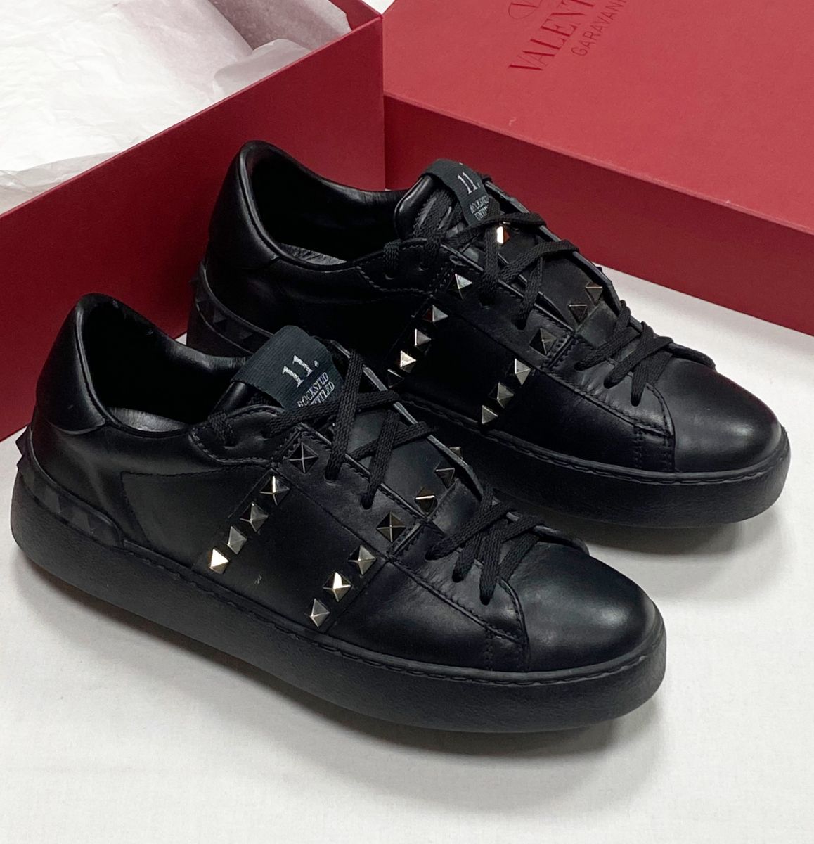 Кроссовки Valentino размер 37 цена 12 524 руб

