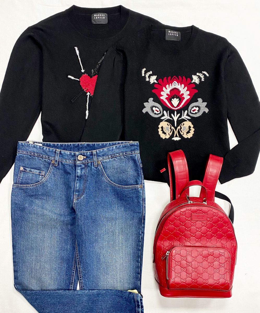 Кофты /Markus Lupfer размер цена по 7 828 руб
Джинсы размер 40 цена 23 483 руб
Рюкзак Gucci